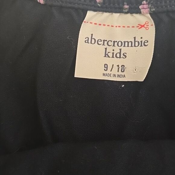 Abercrombie Kids Floral Romper. Size 9/10 - Picture 4 of 7